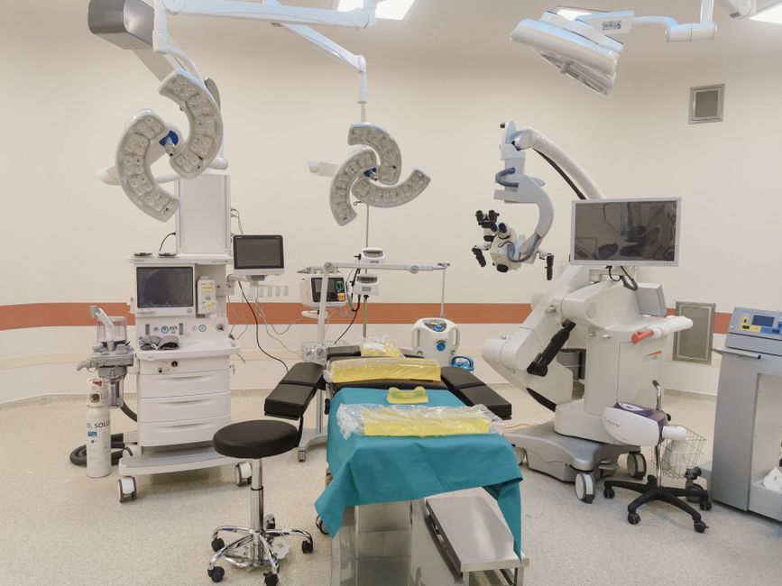 Medicare Cataract Surgery Coverage: What You'll Pay