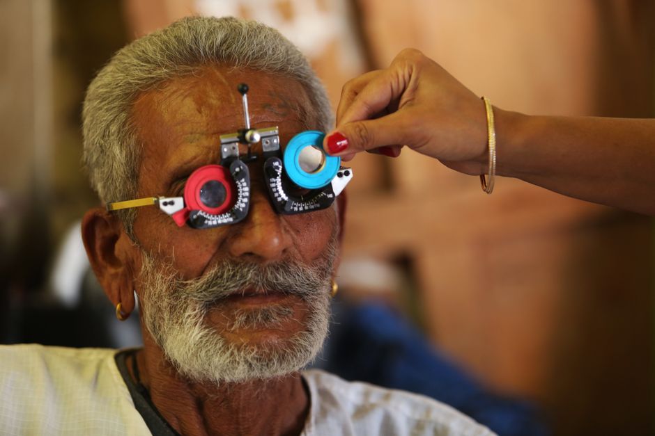 Medicare Vision Coverage: What Eyeglasses and Exams Actually Cost